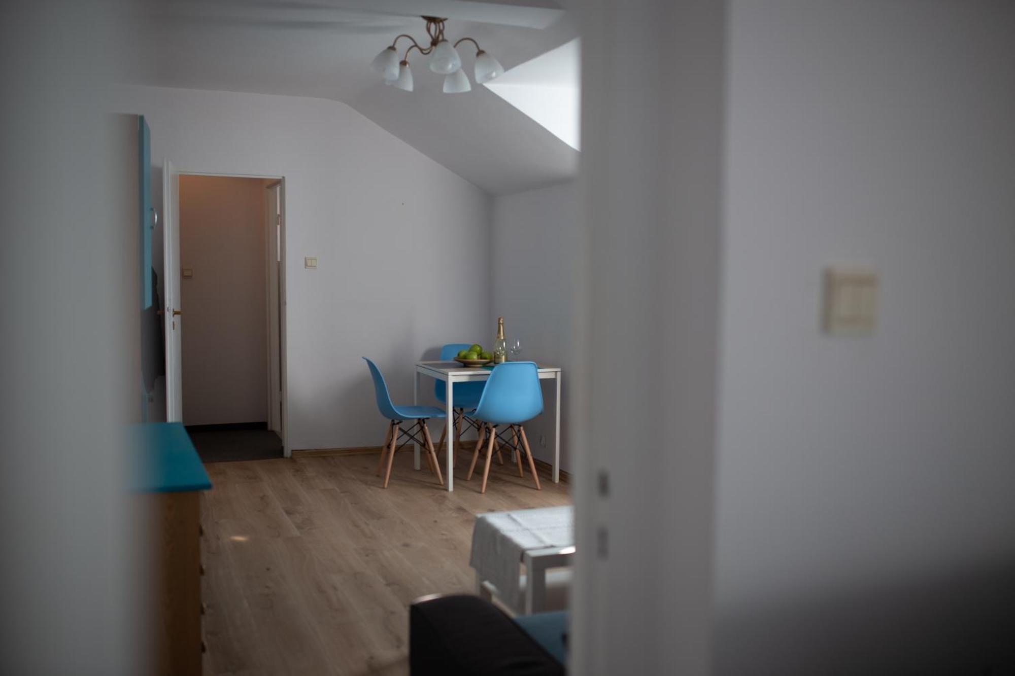 Old Town Flat At Podwale Street Lägenhet